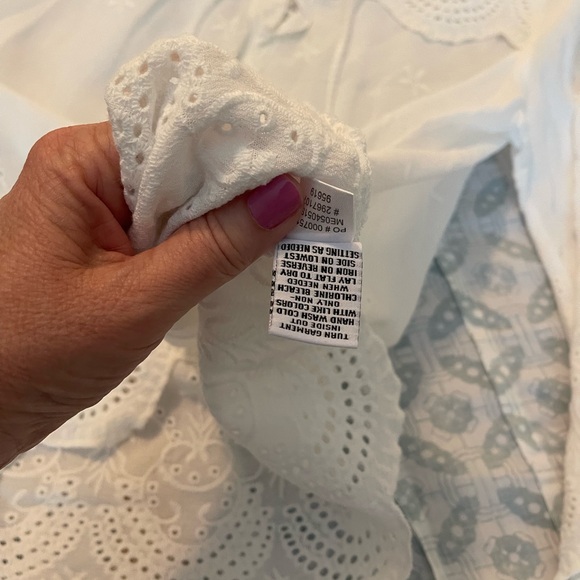 Single Thread Eyelet Top - Picture 10 of 10